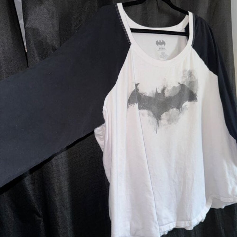 Torrid 5x Batman Raglan Shirt - Picture 3 of 10
